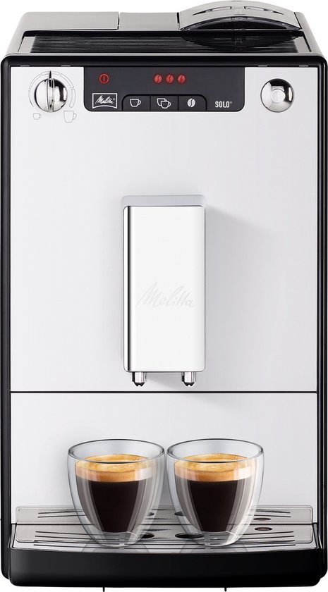 Witte Melitta Caffeo Solo espressomachine met twee glazen espresso met crèmalaag.