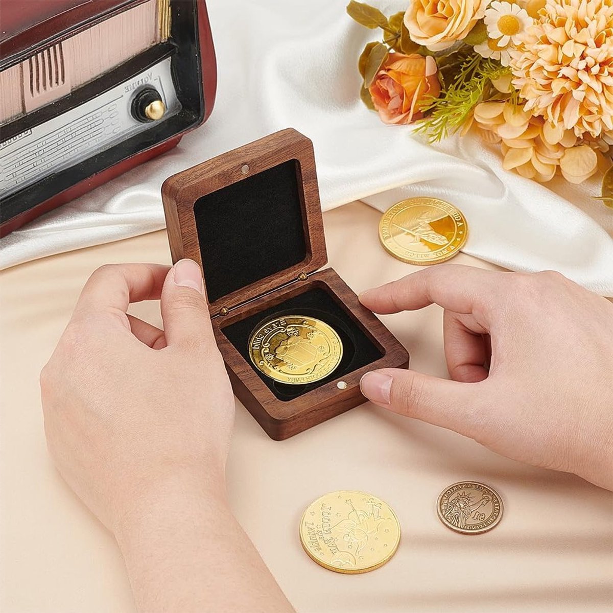 Houten Presentatiebox voor Uitdaging Munten met Zwarte Fluwelen Binnenkant - 40mm Coin Opslag, Magnetische Sluiting, Medaille Display en Herdenkingsmunt Houder