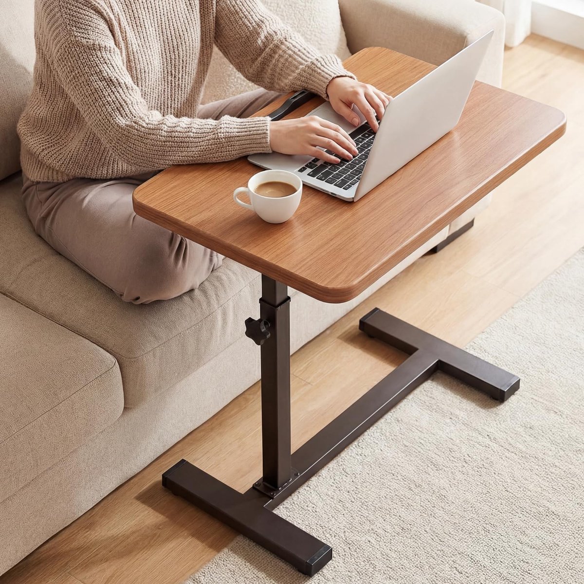 Omgoods - C-vormige Bijzettafel met Wielen, Verstelbare Hoogte 63-103 cm