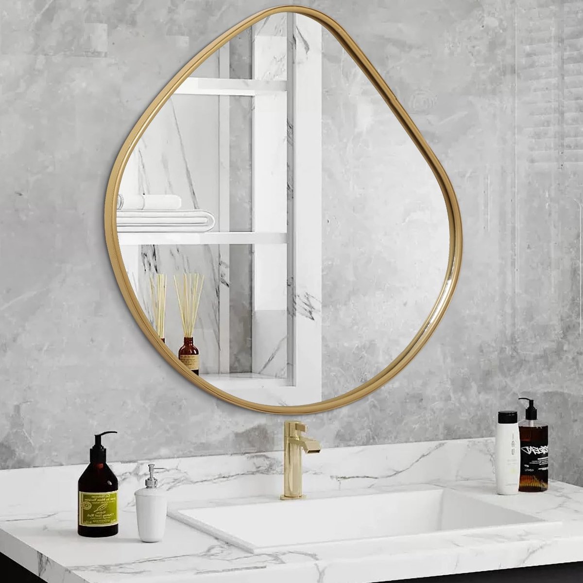Omgoods - Irregulaire Wandspiegel met Metaal Frame voor Decoratie
