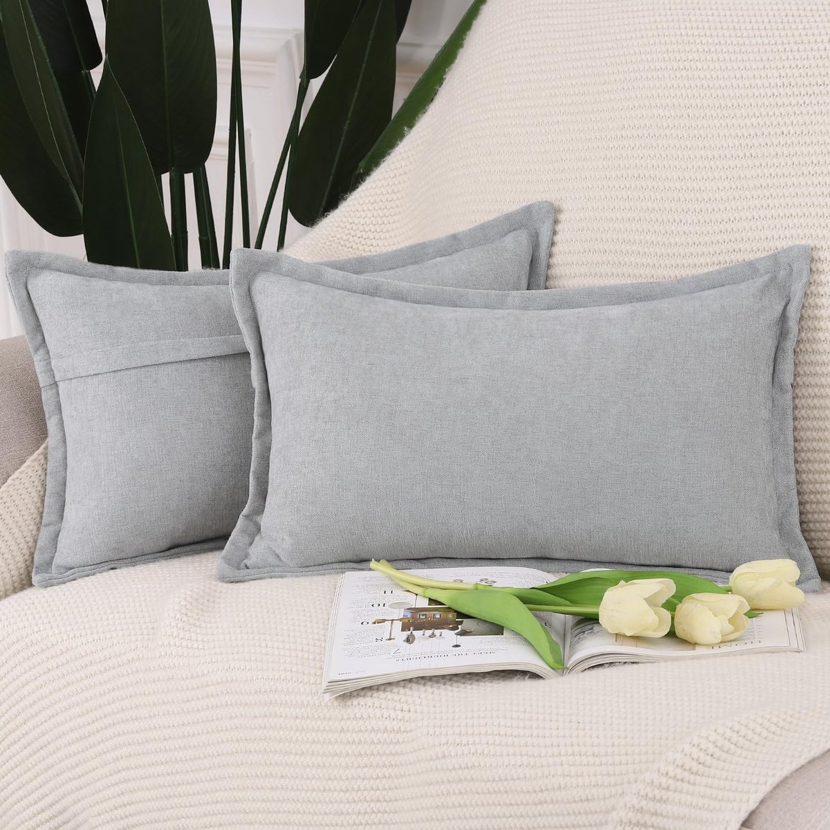 Omgoods - Set van 2 Chenille Kussenhoezen met Franjes 30 x 50 cm Lichte Grijs