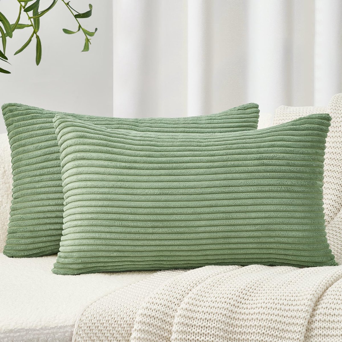Omgoods - Set van 2 Groene Corduroy Kussenhoezen 50 x 30 cm