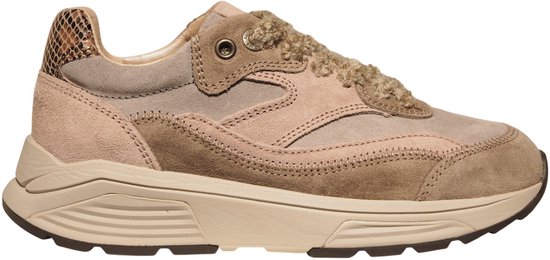 Baskets taupe avec détails en suède rose et gris. Talon à imprimé reptile et lacets tressés.