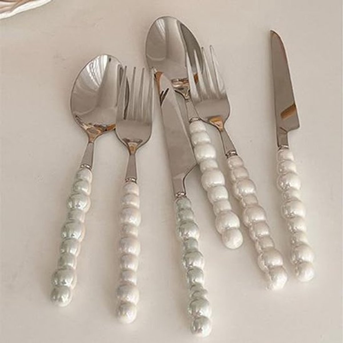 Bestekset 304 RVS Keramische Handgreep Fijne Afwerking Luxe Stijl met Keramische Parelhendels, Geschikt voor Thuis, Restaurant, Hotel