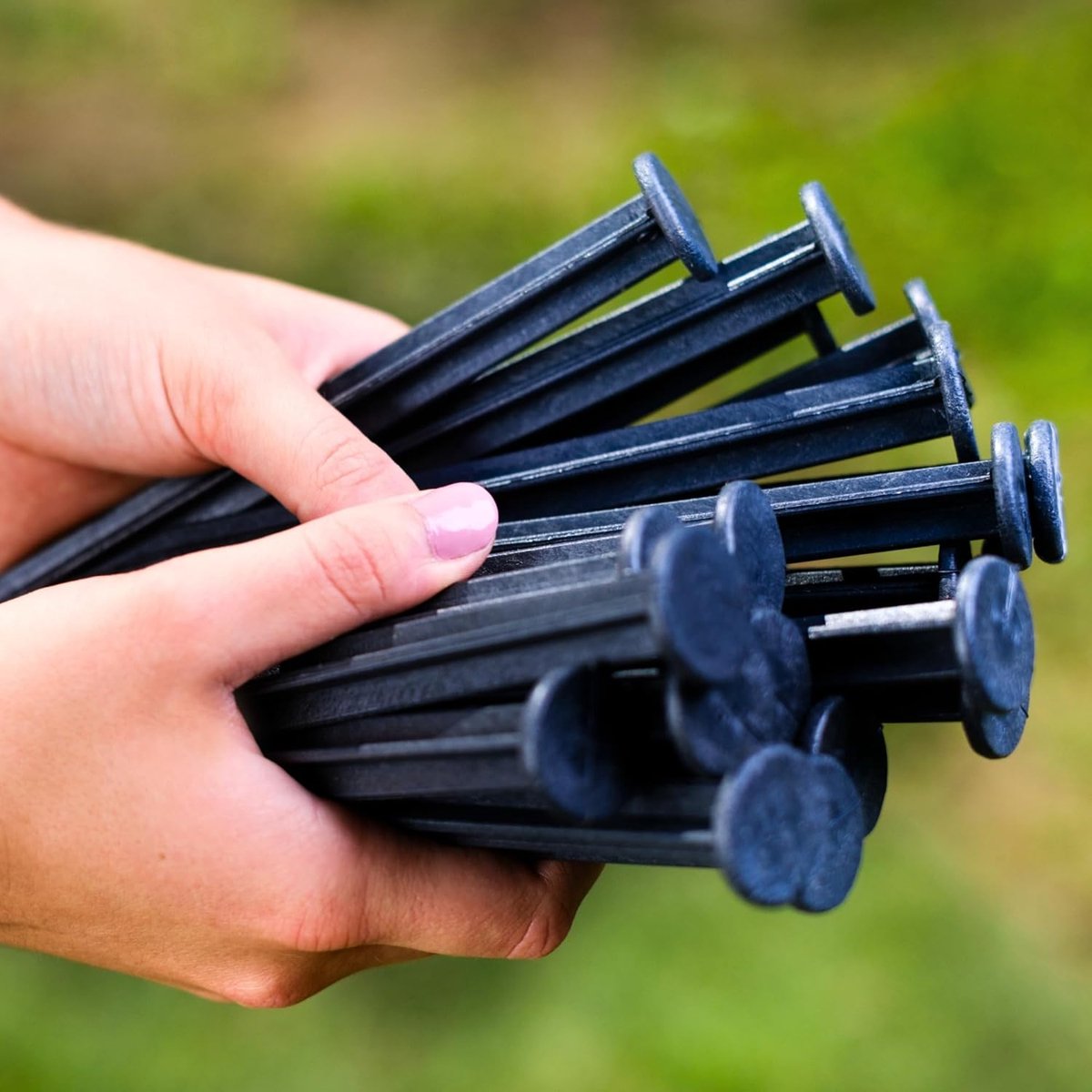 SnelShoppen - Ground Anchors voor Plastic Tuinrand, 50 Stuks, Gerecycled Plastic Grondankers, Stevige Extra Sterke Grondspijkers 18 cm, Zwart voor Tui
