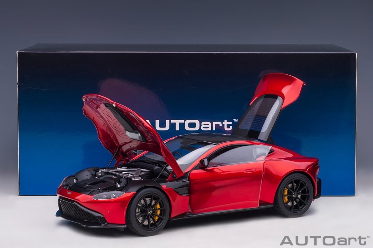 Aston Martin Vantage 2019 - 1:18 - AUTOart