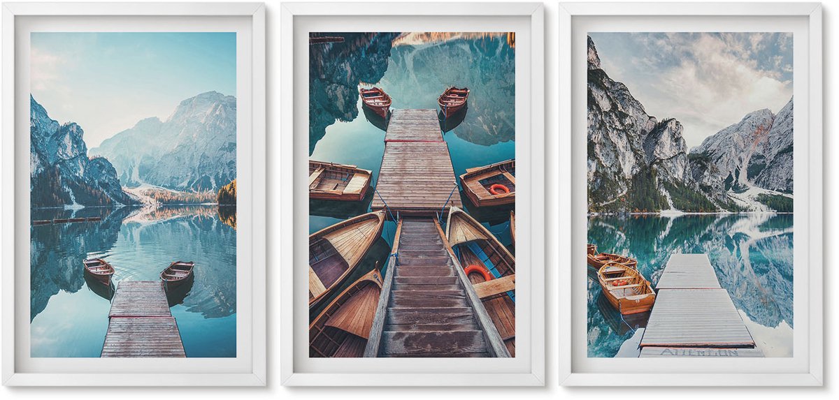 Wallfluent 3-Delige Schilderij Set - Een Rustig Meer Met Houten Steigers En Boten. - 40 x 60 - Muurdecoratie - Wanddecoratie - Hal - Stijlvolle Muurdecoratie