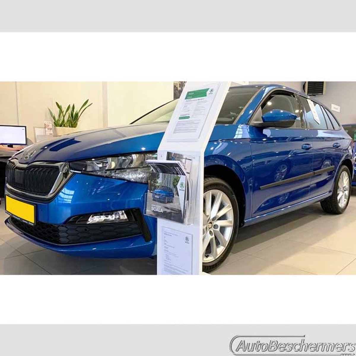 Stootlijsten set zwart voor Skoda Scala 05.2019-. De stootstrips zijn zelfklevend. Set a 4 stuks (#0014)