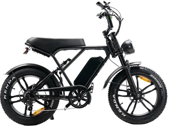 Zwarte fatbike met dikke banden, zwart zadel, batterij en retro koplamp.