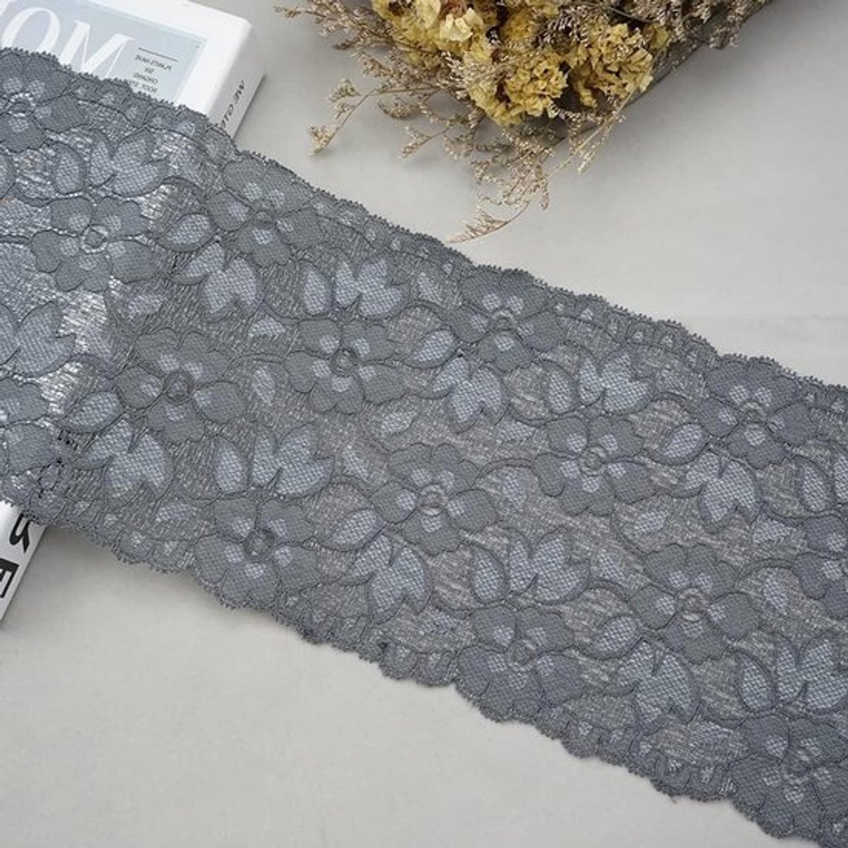Kleurrijke Kanten Rand van 2 Yards voor Naaiwerk, Decoratie en Kleding, Perfect voor Ondergoed en Tafelversiering