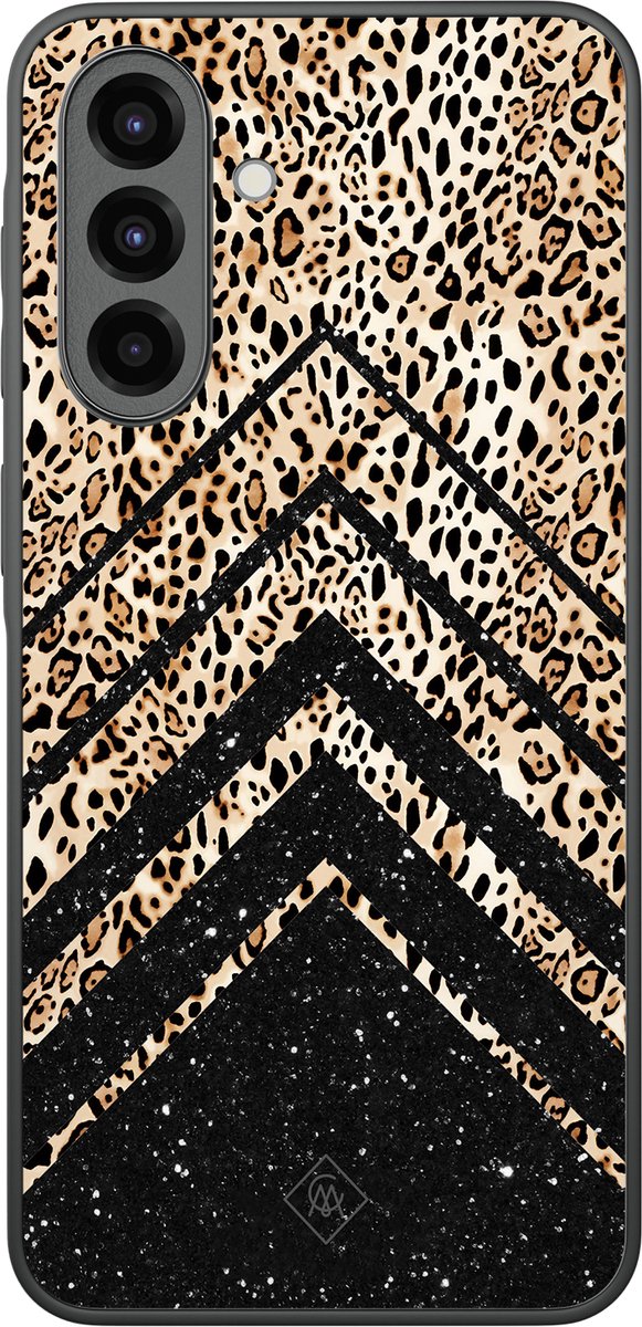 Casimoda® hoesje - Geschikt voor Samsung Galaxy A37 - Chevron Luipaard - Zwart TPU Backcover - Luipaardprint - Zwart