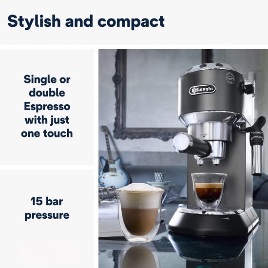 Grijze De'Longhi Dedica Style espressomachine maakt een enkele of dubbele espresso met 15 bar druk.