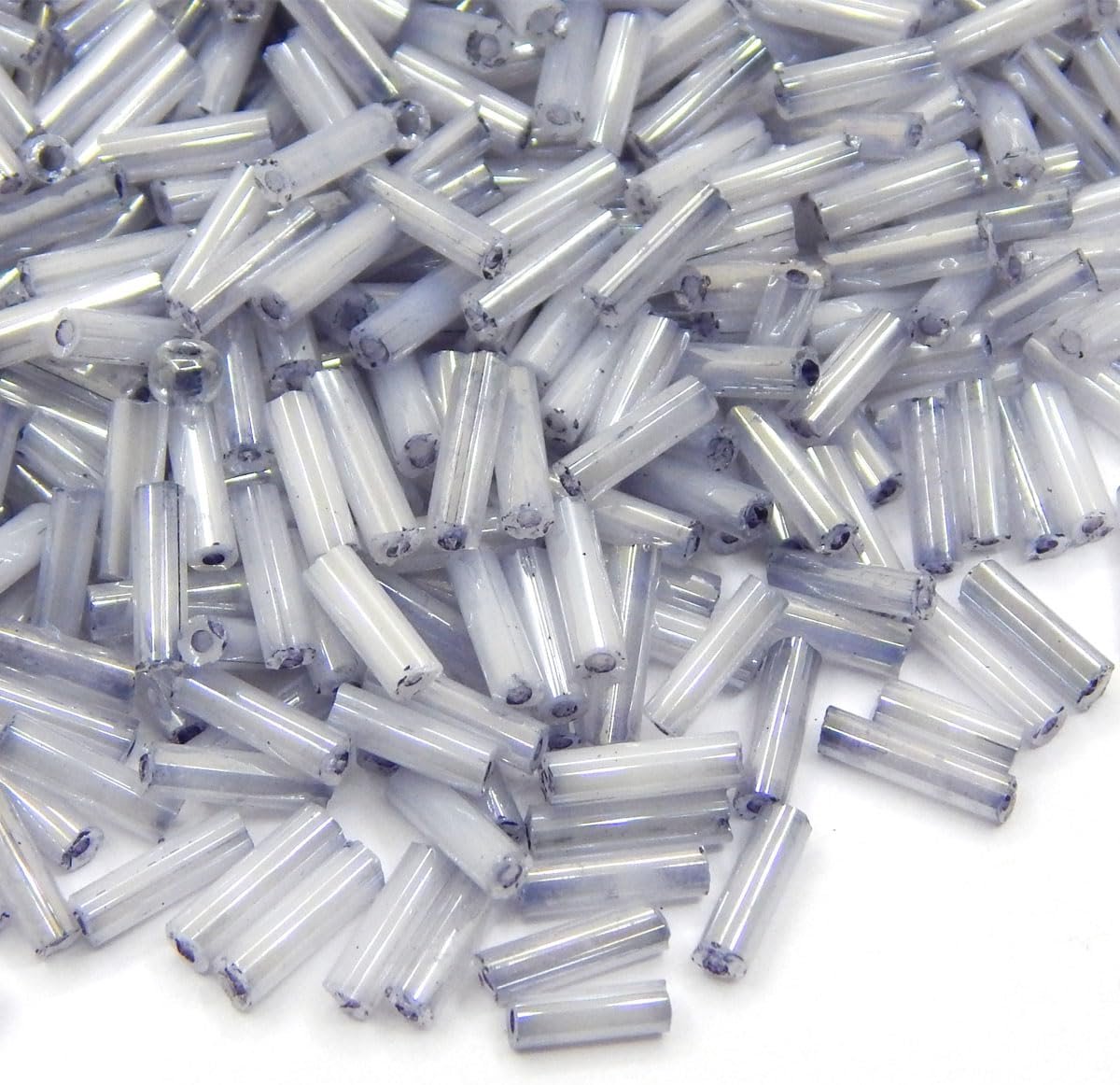 Kralen, 6 mm, glazen kralen om te rijgen, 3300 stuks, bugle, stiftkralen, buisjes, tubes, staafjes, knutselkralen, grijs ceylon