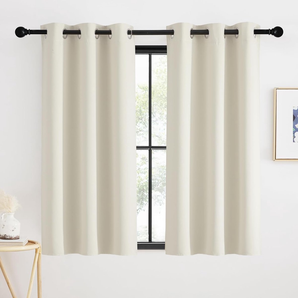 Gordijnen Kant en Klaar Kort, Verduisterende Gordijnen met Lussen, Warmte-en Koude-Isolerende Thermische,Geschikt voor Woonkamer Slaapkamer,90B x 140H cm (2 Panelen),Lichtbeige