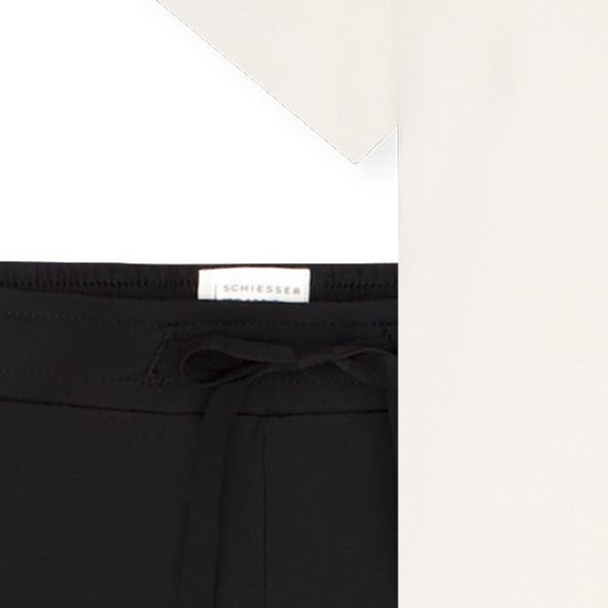 Close-up van het zwarte short met Schiesser-label en trekkoord.