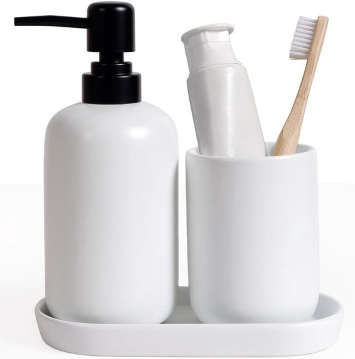 Witte 3-delige keramische badkameraccessoires set, inclusief zeepdispenser, tandenborstelhouder en opbergtray, perfect voor een stijlvolle badkamerdecoratie