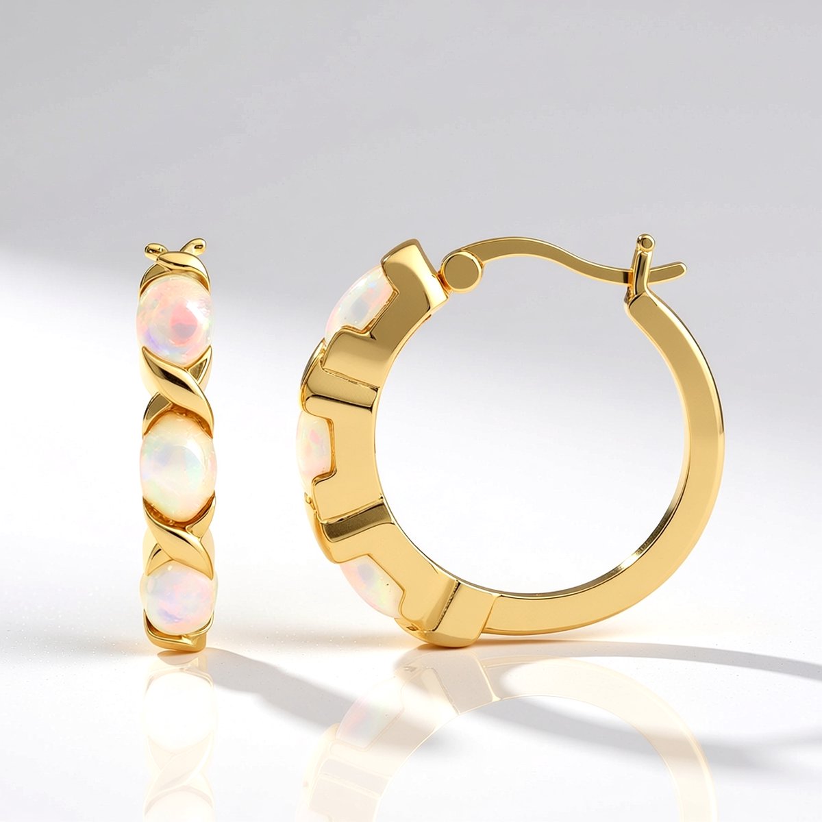 Cavill - Zilveren Oorbellen met Welo Opaal 1,4 ct - 925 Sterling Zilver Verguld - Ovaal Cabochon Bezel - Elegant en Luxueus