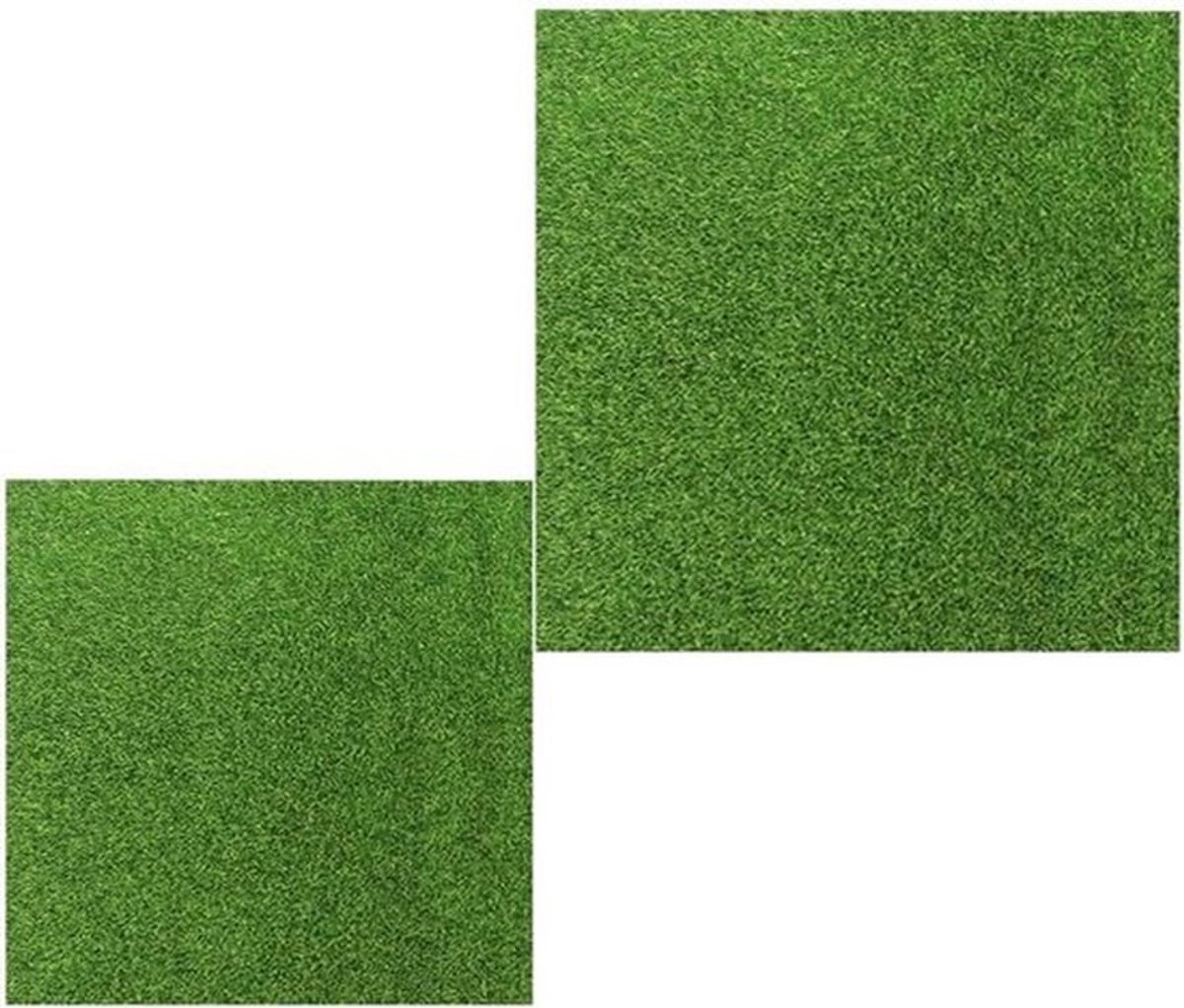 - Mini-Kunstgras - Miniatuurdecoratie - Van Kunststof - Gazon om te Knutselen - Tuindecoratie - Kunstgras voor Buiten - 15 x 15 cm - Geschikt voor Creatieve Projecten - Groen - 2 Stuks