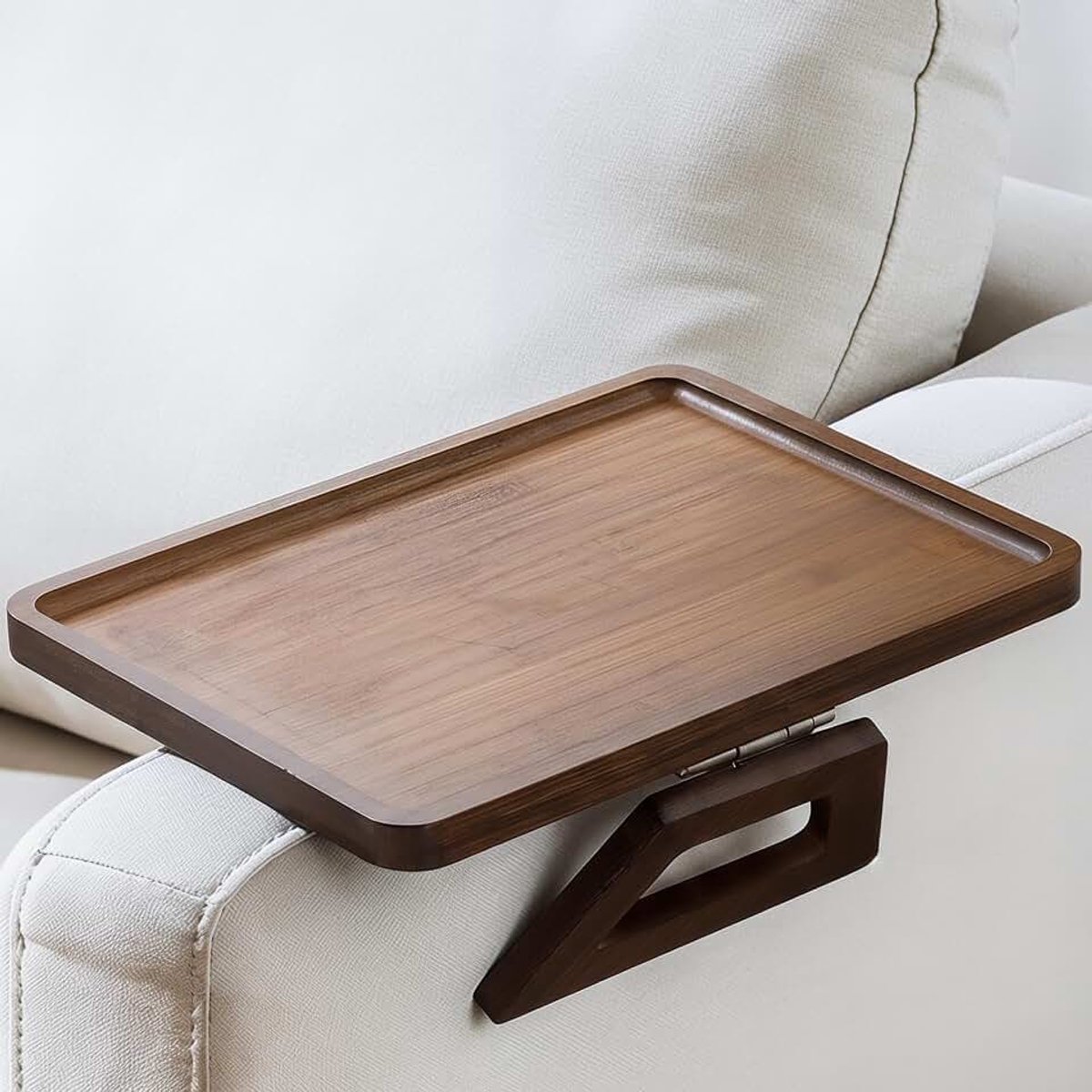 Bankdienblad, armleuning om vast te klikken, opvouwbaar, antislip, voor bank, bijzettafel, fauteuil, dienblad voor snacks, telefoon, drank, kopje, bruin