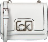 Calvin Klein Flap Shoulder Bag Sm Schoudertassen - Beige