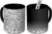 Magische Mok - Foto op Warmte Mok - tekening van de kaart van Fort Worth in Texas - zwart wit - 350 ML