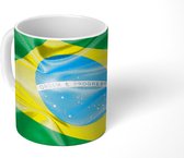 Mok - Koffiemok - Close-up van de vlag van Brazilië - Mokken - 350 ML - Beker - Koffiemokken - Theemok