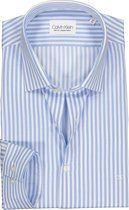 Calvin Klein slim fit overhemd - lichtblauw met wit gestreept - Strijkvriendelijk - Boordmaat: 38
