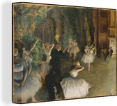 Canvas Schilderij De repetitie van het ballet op het podium - Schilderij van Edgar Degas - 120x90 cm - Wanddecoratie
