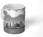 Mok - Het Amerikaanse Miami vanaf de Atlantische Oceaan - zwart wit - 350 ML - Beker