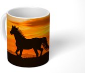 Mok - Koffiemok - Silhouet van een wild mustang paard - Mokken - 350 ML - Beker - Koffiemokken - Theemok