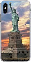Geschikt voor iPhone Xs hoesje - Vrijheidsbeeld in New York tijdens zonsondergang - Siliconen Telefoonhoesje