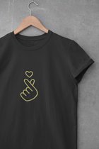 GOLDEN K-POP Shirt | Heart Love Hand Sign | Korea | Fan | BTS | Boy girl Band Maat L