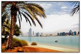 De skyline van Abu Dhabi achter een palmboom - Foto op Akoestisch paneel - 150 x 100 cm