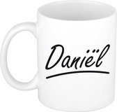 Daniël naam cadeau mok / beker met sierlijke letters - Cadeau collega/ vaderdag/ verjaardag of persoonlijke voornaam mok werknemers