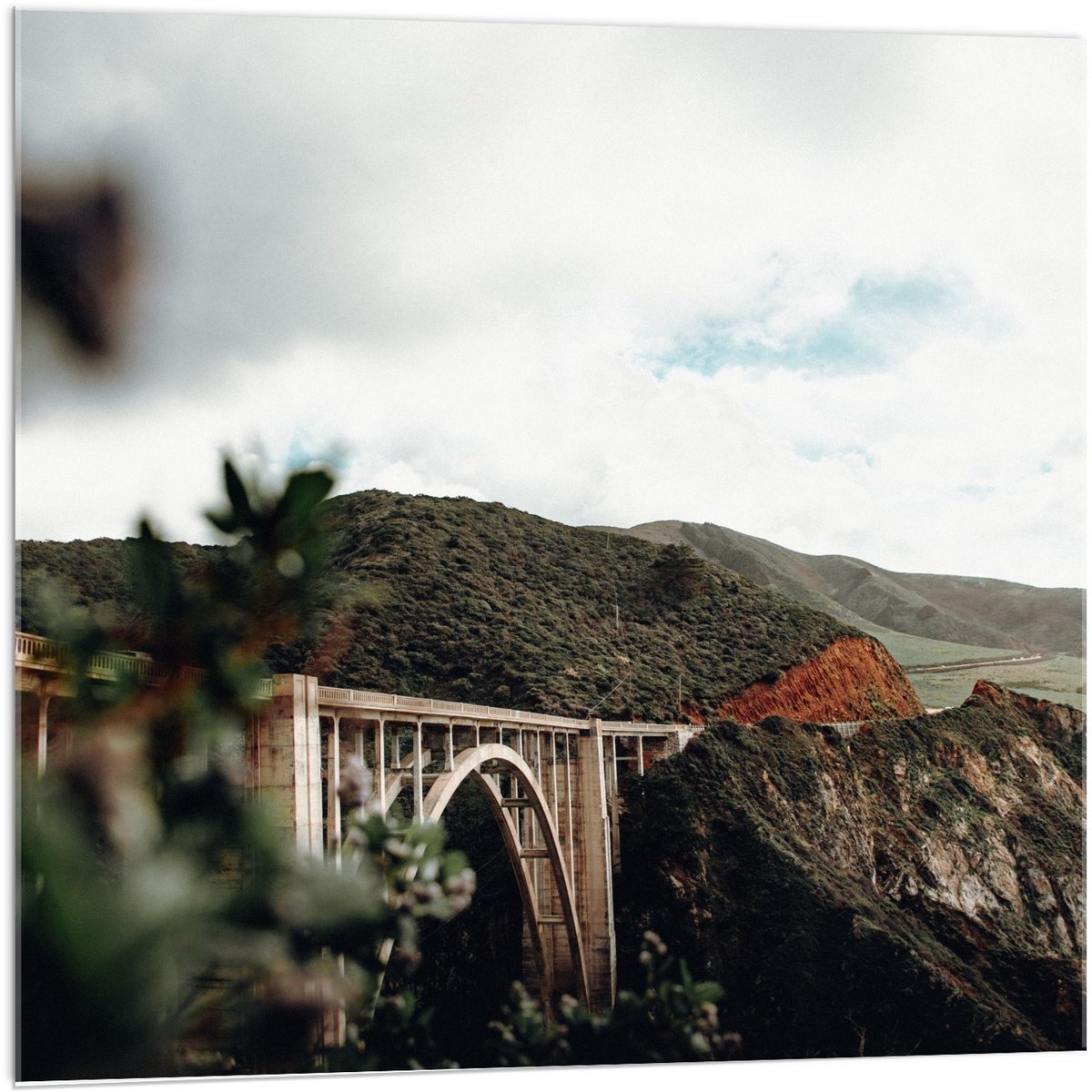 KuijsFotoprint Acrylglas - Viaduct in de Bergen - 100x100cm Foto op Acrylglas (Wanddecoratie op Acrylglas) Bruin