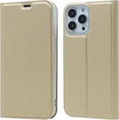 Magnetische zuigkracht Elektrisch geperste horizontale flip lederen hoes met houder voor iPhone 13 Pro Max (goud)