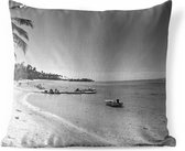 Buitenkussens - Tuin - Het strand van Mo'orea in zwart wit - 50x50 cm