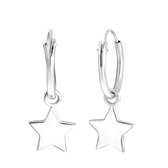 Zilveren oorringen met hanger star