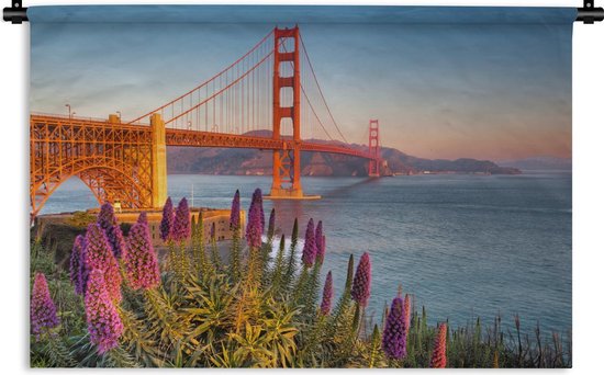 Wandkleed Golden Gate Bridge - Uitzicht op de Golden Gate Bridge met roze bloemen Wandkleed katoen 150x100 cm - Wandtapijt met foto