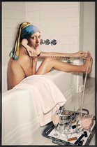 JUNIQE - Poster in kunststof lijst Girl with Pearl Earring Bath time