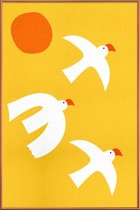 JUNIQE - Poster met kunststof lijst Flying Doves -30x45 /Geel
