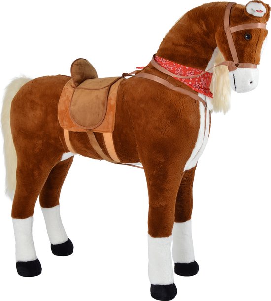 Bruin pluche paard met blonde manen, zadel, witte snuit en rode bandana.