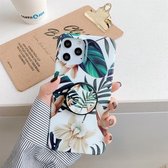 Schokbestendige IMD TPU-beschermhoes met opvouwbare houder voor iPhone 11 Pro Max (bananenbladeren witte bloem)