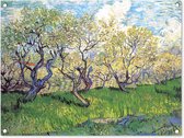 Tuinschilderij Boomgaard met bloeiende pruimenbomen - Vincent van Gogh - 80x60 cm - Tuinposter - Tuindoek - Buitenposter