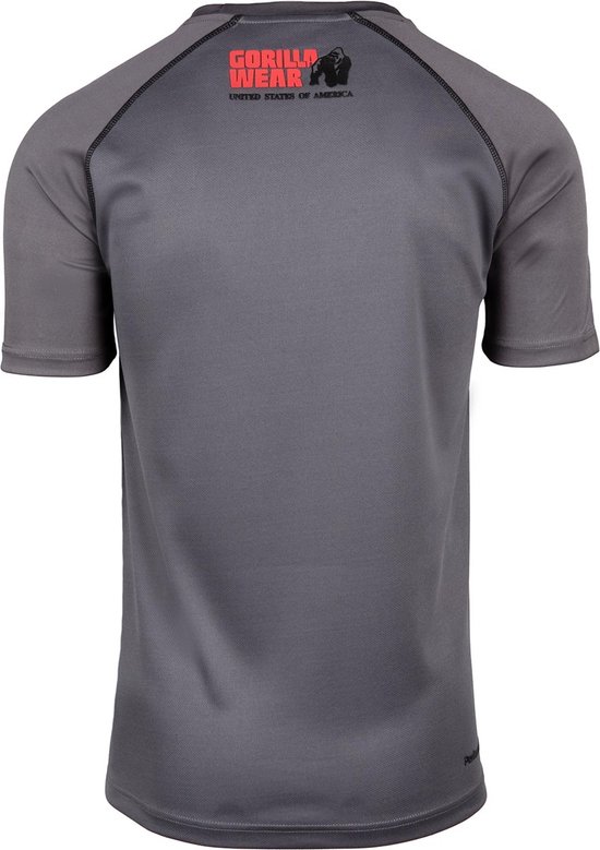 Donkergrijs sportshirt met 'GORILLA WEAR UNITED STATES OF AMERICA' in rode letters op de rug. Zwarte naden op de schouders.