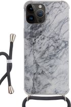 Geschikt voorApple Iphone 14 Pro Max - Crossbody Case - Marmer print - Steen - Grijs - Siliconen - Crossbody - Backcover met Koord - Telefoonhoesje met koord - Hoesje met touw