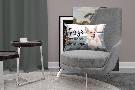 Sierkussen - Citation de Chiens «les chiens sont le Best type de personnes» et un arrière-plan avec un chien sur la plage