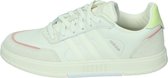 Adidas courtmaster in de kleur wit.