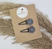 Haarspeldje Flower darkgrey — 4 cm zilver