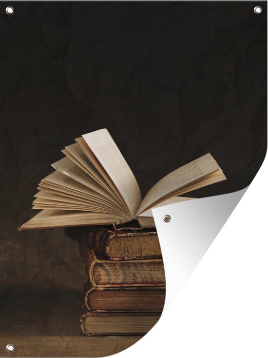 Affiche de jardin - Pile de livres anciens sur fond noir - 120x160 cm - XXL